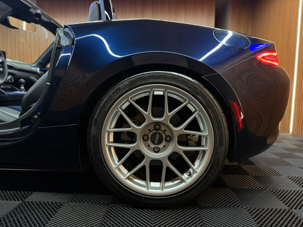 Mazda Mx-5 — foto 9 de 21