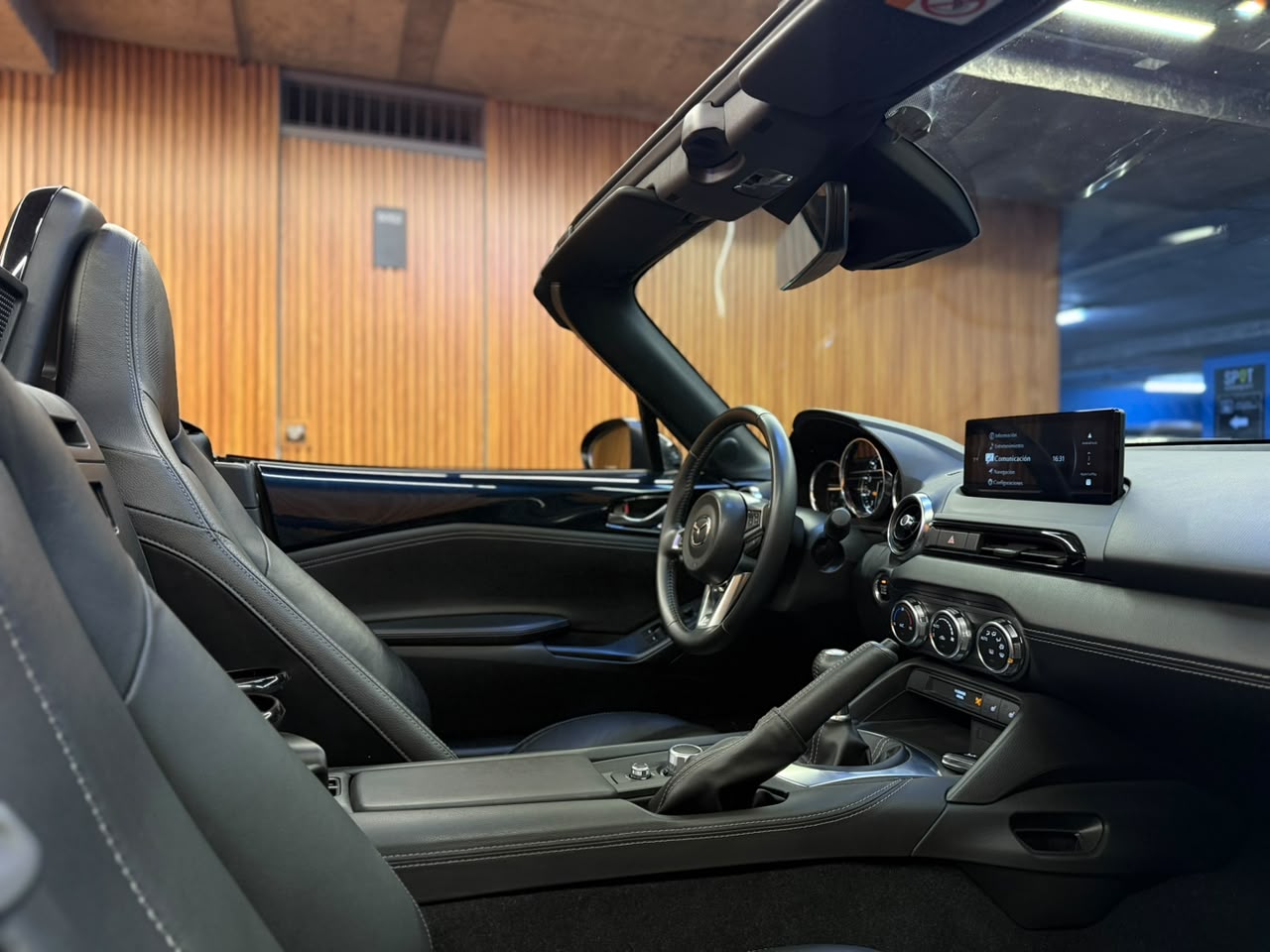 Mazda Mx-5 — foto 12 de 21